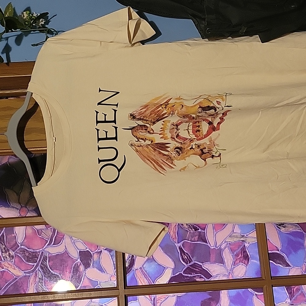 Queen T-shirt